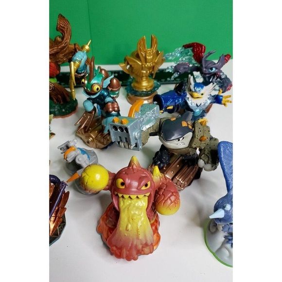 Lot of Skylanders Toys Figurines Spyro and more Activision Figurines - Picture 14 of 16